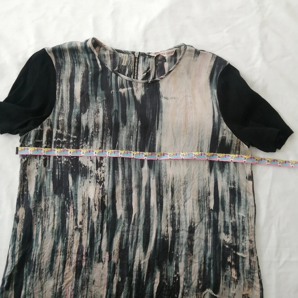 Rebecca Taylor Abstract Watercolour Silk Blouse with Contrast Short Sleeves 4 - Picture 15 of 17